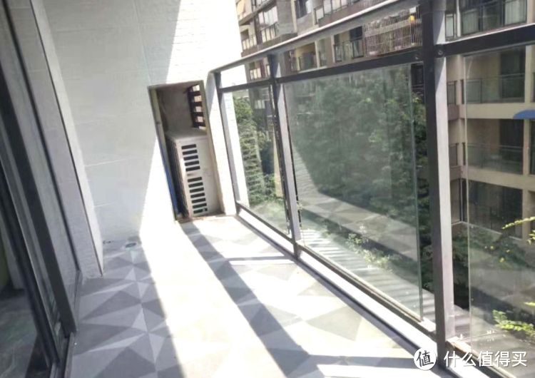 119㎡現(xiàn)代簡約三居室，20萬全包給熟人裝修，還沒開始入住先曬曬