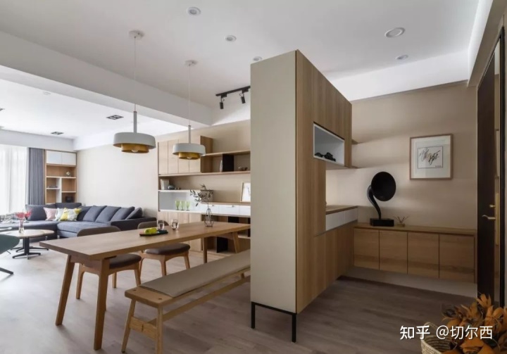 這樣設(shè)計(jì)玄關(guān)隔斷，即實(shí)用又美觀。