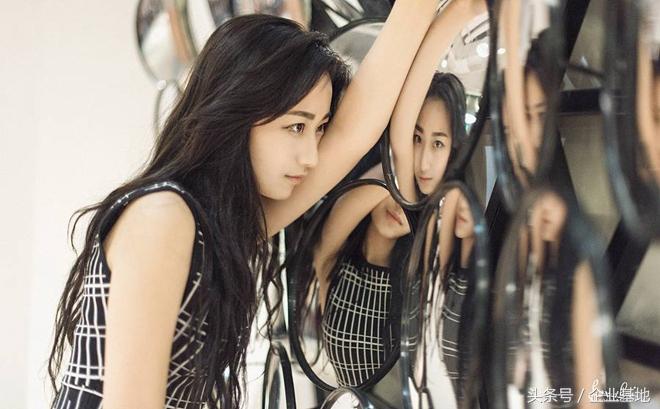 這樣玩轉(zhuǎn)鏡子，美發(fā)店裝修居然更美了，錢也省了不少！