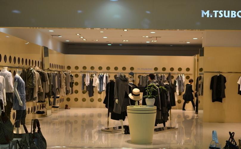 女裝實體店裝修效果圖_女裝店裝修_女裝網(wǎng)紅店裝修圖片