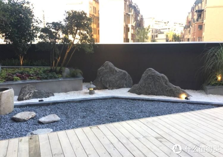 ?買低樓層82㎡新房，花25萬裝修，主要就為了這100㎡豪華大露臺(tái)