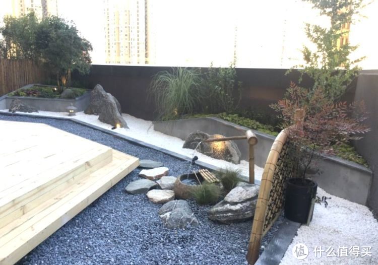 ?買低樓層82㎡新房，花25萬裝修，主要就為了這100㎡豪華大露臺(tái)