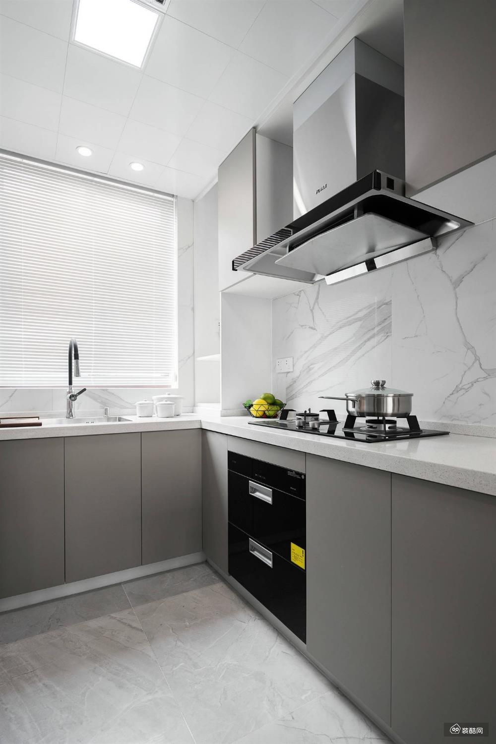 紅磚裝修廚房櫥柜效果圖片大全_廚房門(mén)裝修效果圖_廚房吊軌門(mén)效果視頻