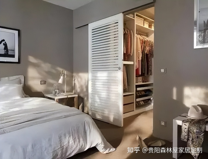 新房裝修，小戶型衣帽間怎么設(shè)計(jì)？教你4招輕松搞定