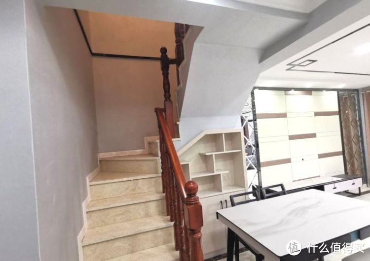 買不起別墅可以看看躍層，128㎡三室兩廳大躍層，堪稱空中別墅