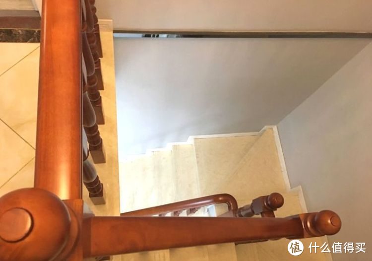 買不起別墅可以看看躍層，128㎡三室兩廳大躍層，堪稱空中別墅