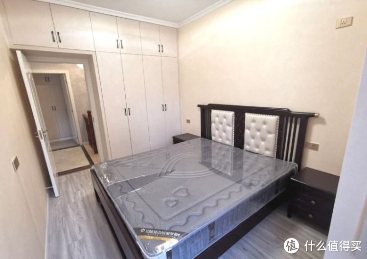 買不起別墅可以看看躍層，128㎡三室兩廳大躍層，堪稱空中別墅