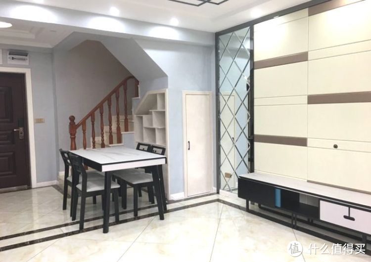 買不起別墅可以看看躍層，128㎡三室兩廳大躍層，堪稱空中別墅