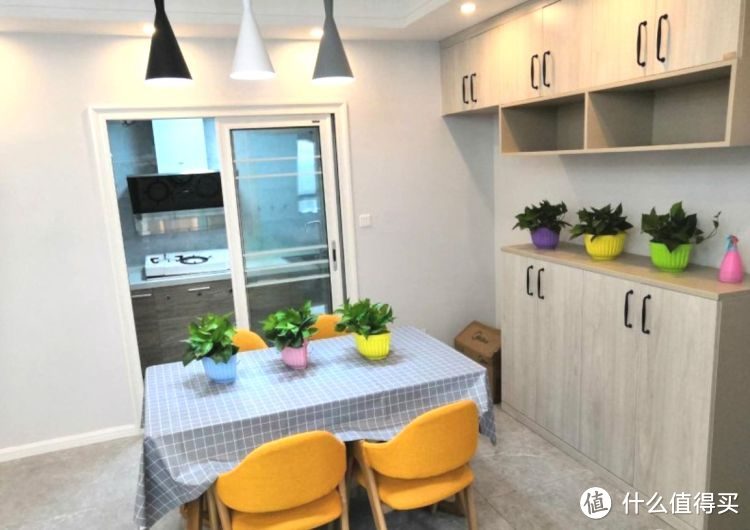 剛完工的新房，硬裝15萬(wàn)設(shè)計(jì)成現(xiàn)代簡(jiǎn)約風(fēng)格，看一眼都是享受