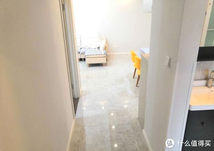 剛完工的新房，硬裝15萬(wàn)設(shè)計(jì)成現(xiàn)代簡(jiǎn)約風(fēng)格，看一眼都是享受