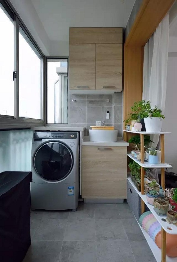 現(xiàn)代簡約陽臺(tái)柜子裝修效果圖_陽臺(tái)柜子裝修效果圖_洗衣機(jī)柜子陽臺(tái)裝修