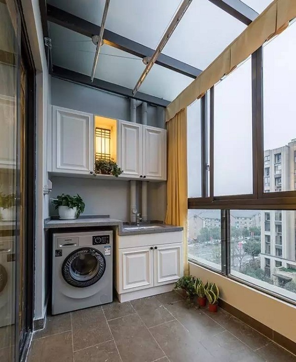 洗衣機(jī)柜子陽臺(tái)裝修_陽臺(tái)柜子裝修效果圖_現(xiàn)代簡約陽臺(tái)柜子裝修效果圖