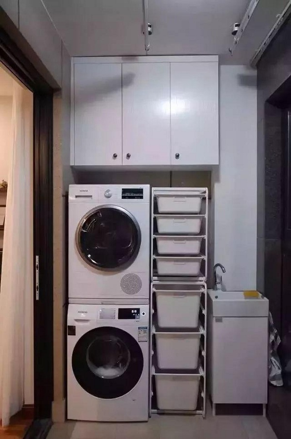 陽臺(tái)柜子裝修效果圖_現(xiàn)代簡約陽臺(tái)柜子裝修效果圖_洗衣機(jī)柜子陽臺(tái)裝修