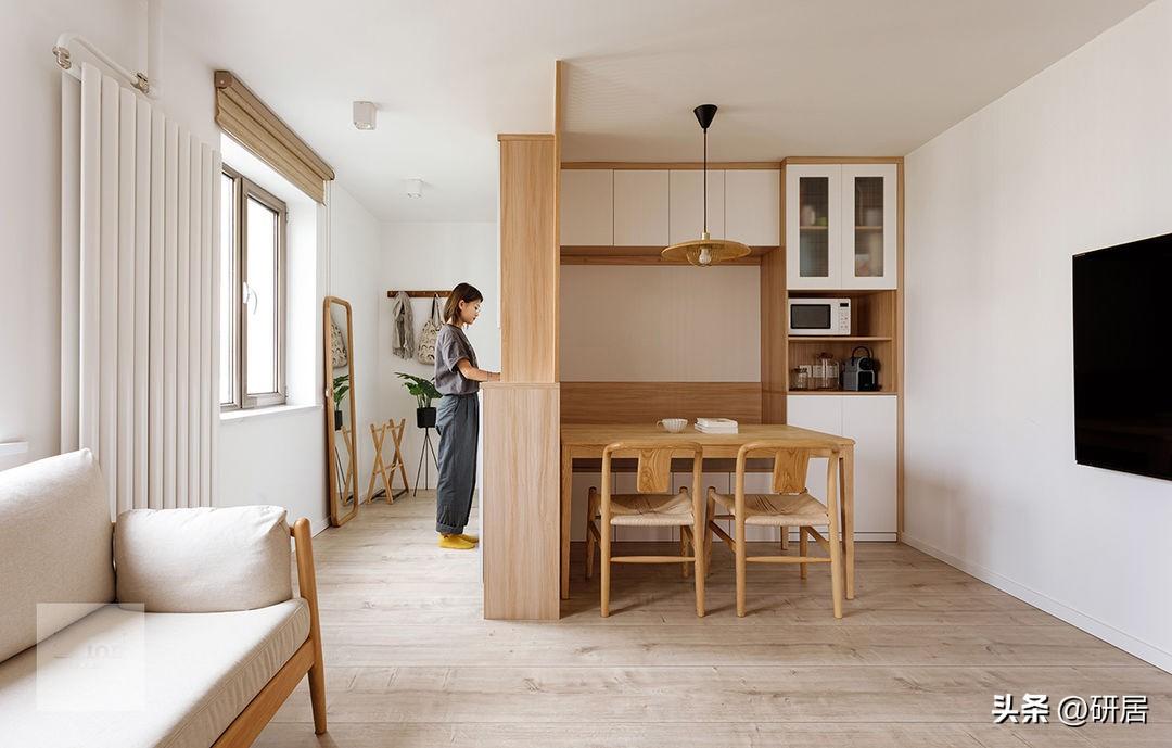 這套小戶型改造太絕了，換入戶門的方向，大量收納，還很溫暖明亮