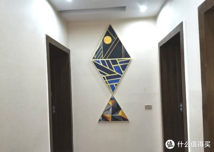 136㎡錯層大四房，優(yōu)雅的新中式裝修，衣柜里面裝廁所，誰見過？