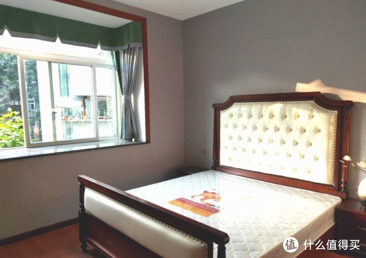 136㎡錯層大四房，優(yōu)雅的新中式裝修，衣柜里面裝廁所，誰見過？