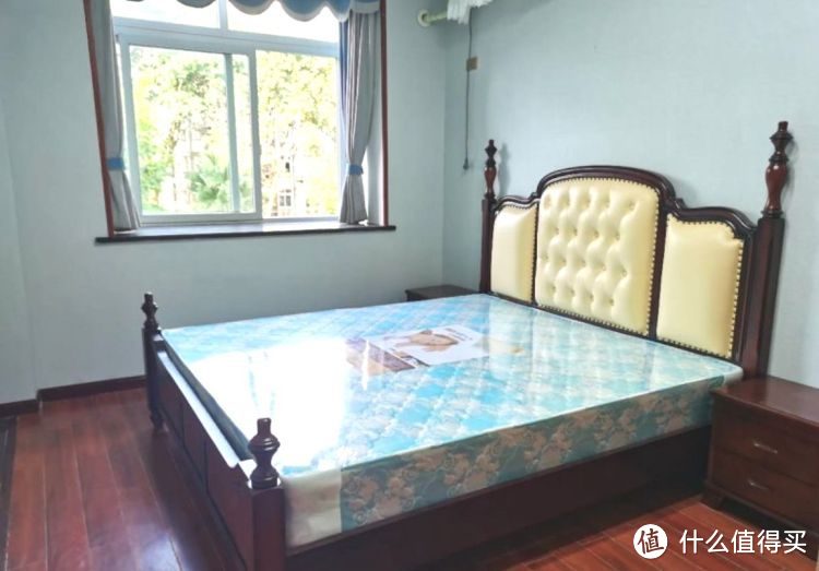 136㎡錯層大四房，優(yōu)雅的新中式裝修，衣柜里面裝廁所，誰見過？