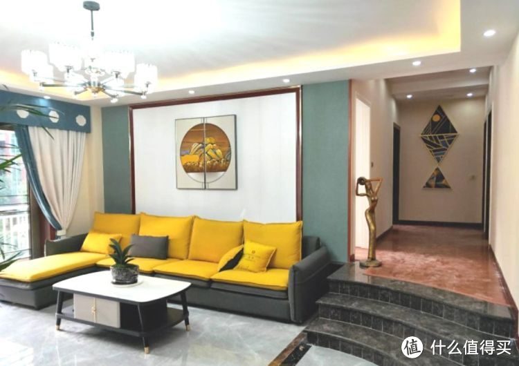 136㎡錯層大四房，優(yōu)雅的新中式裝修，衣柜里面裝廁所，誰見過？