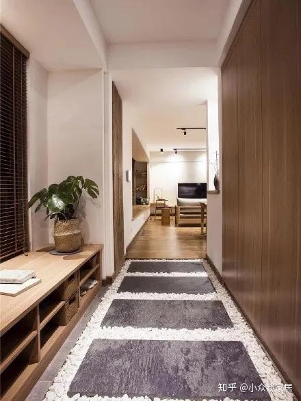進(jìn)門(mén)走廊裝修效果圖_進(jìn)門(mén)走廊長(zhǎng)的戶(hù)型裝修_進(jìn)門(mén)走廊裝修效果圖