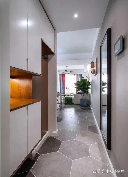 進(jìn)門(mén)走廊長(zhǎng)的戶(hù)型裝修_進(jìn)門(mén)走廊裝修效果圖_進(jìn)門(mén)走廊裝修效果圖