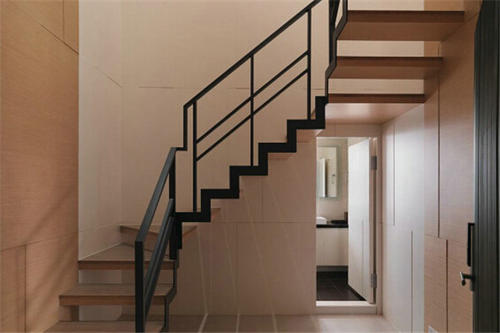 樓梯下怎么設(shè)計(jì)衛(wèi)生間？