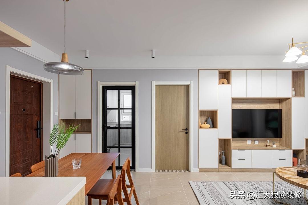 日子過久了才發(fā)現(xiàn)，越簡單自然的裝修越讓人迷戀，全屋看著真舒服