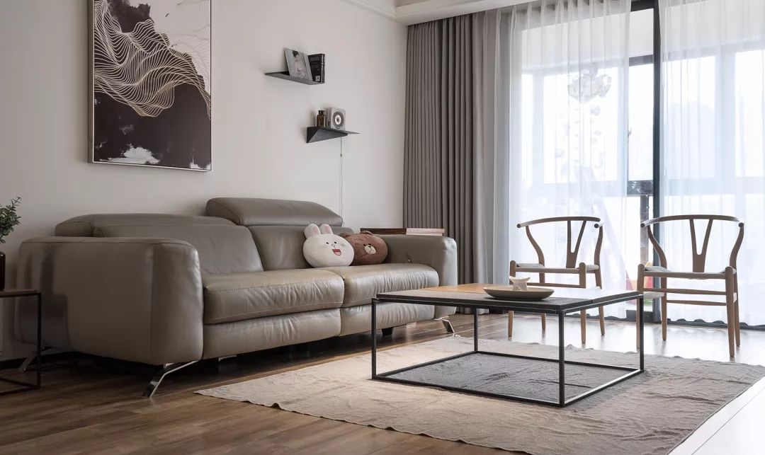 130平簡約裝修，電視墻做成收納，家里輕松變大20㎡！