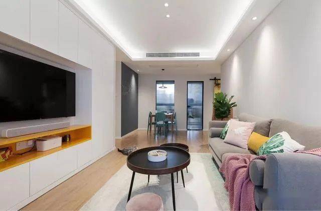 西安二手房翻新裝修改造：臟亂舊80平老房，重裝后差別太大