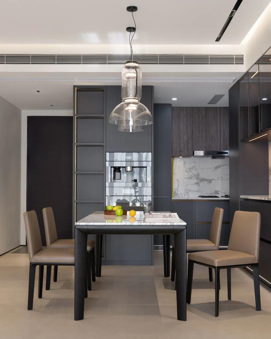 122㎡全屋高能：玄關(guān)收納/無吊頂/觀景陽臺，贊！