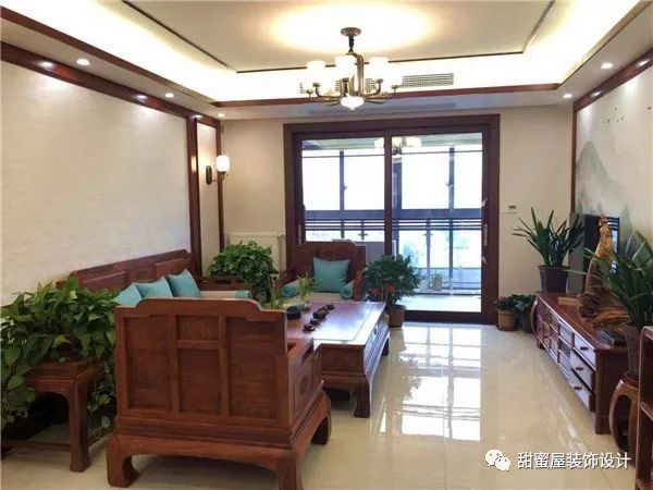 現(xiàn)代中式禪意風格裝修效果_中式裝修吊頂風格圖片_新中式風格裝修效果圖