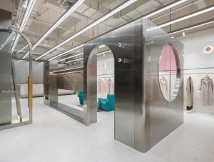 服裝店簡(jiǎn)裝修效果圖,時(shí)尚潮流女裝店,wellsky女裝店 (4).成都服裝店面裝修設(shè)計(jì)