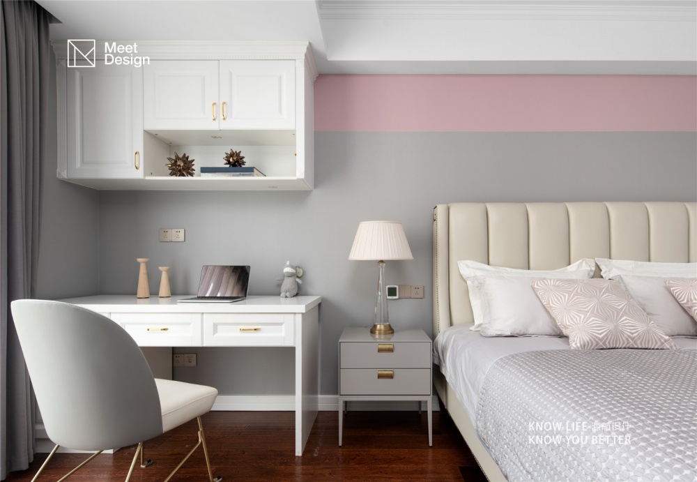 臥室床頭柜3裝修效果圖優(yōu)雅歐式，帶你探秘融化在奶油里歐式豪華臥室設計圖片賞析