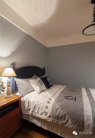 工業(yè)復古風格裝修_歐式復古風格裝修效果圖_復古風格裝修