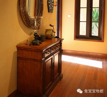 時(shí)尚居室玄關(guān)裝修風(fēng)水，兔寶寶地板更適合！