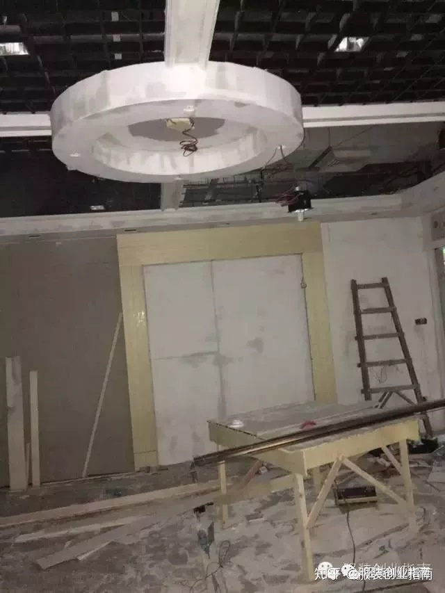 炒雞店門頭裝修店內圖_服裝淘寶店裝修素材_服裝店裝修