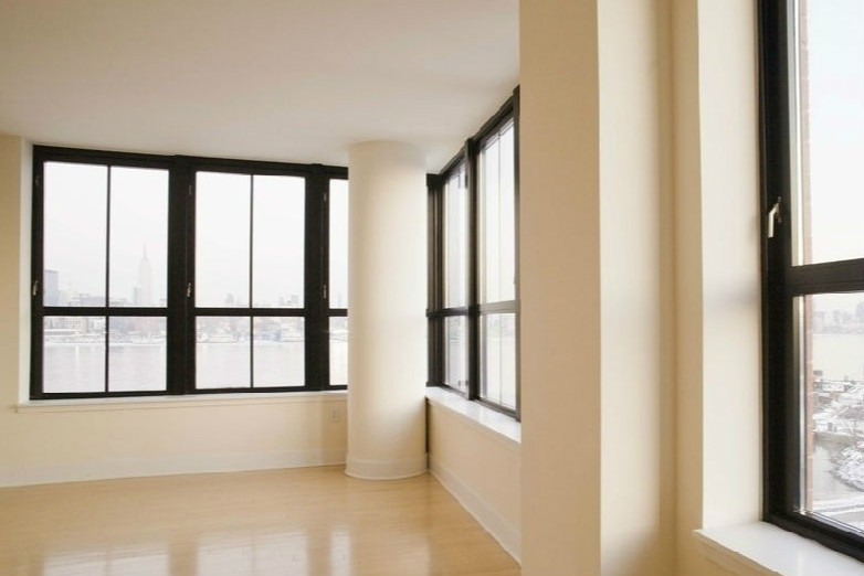 主臥這樣設(shè)計(jì)，不僅有飄窗，還多出好多柜子