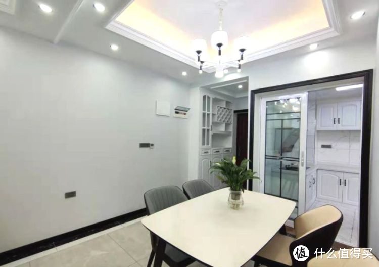 擠破頭買了這套100㎡小三房，送超大平臺花園，比房子大了一倍