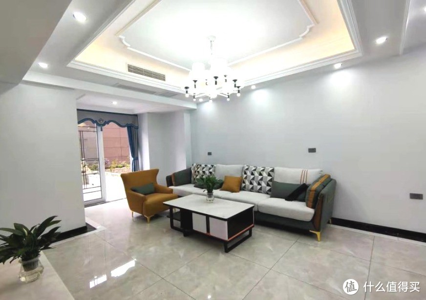 擠破頭買了這套100㎡小三房，送超大平臺花園，比房子大了一倍