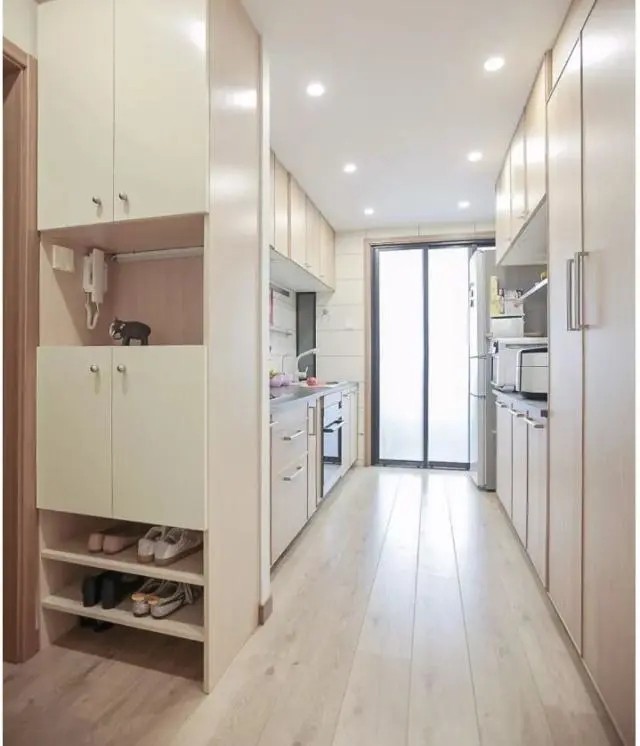 玄關(guān)鞋柜怎么設(shè)計(jì)？有5年家裝經(jīng)驗(yàn)的朋友提議7點(diǎn)，照裝準(zhǔn)不錯