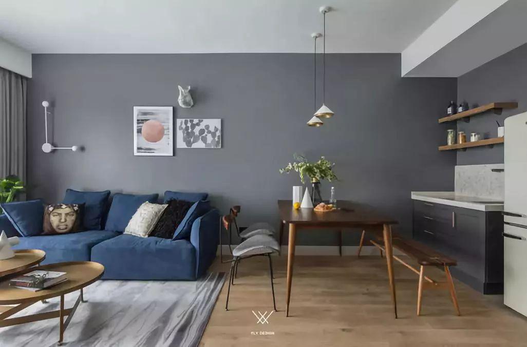 她89㎡的家看起來好大好美，除了超大臥室還有衣帽間和大書房