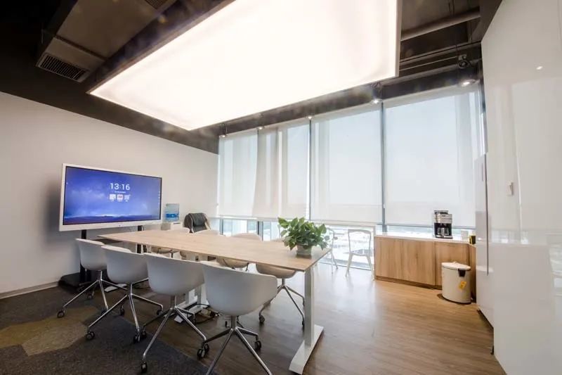 辦公場(chǎng)所裝修專業(yè)寫(xiě)字樓裝修_氪空間聯(lián)合辦公招聘_辦公空間裝修設(shè)計(jì)