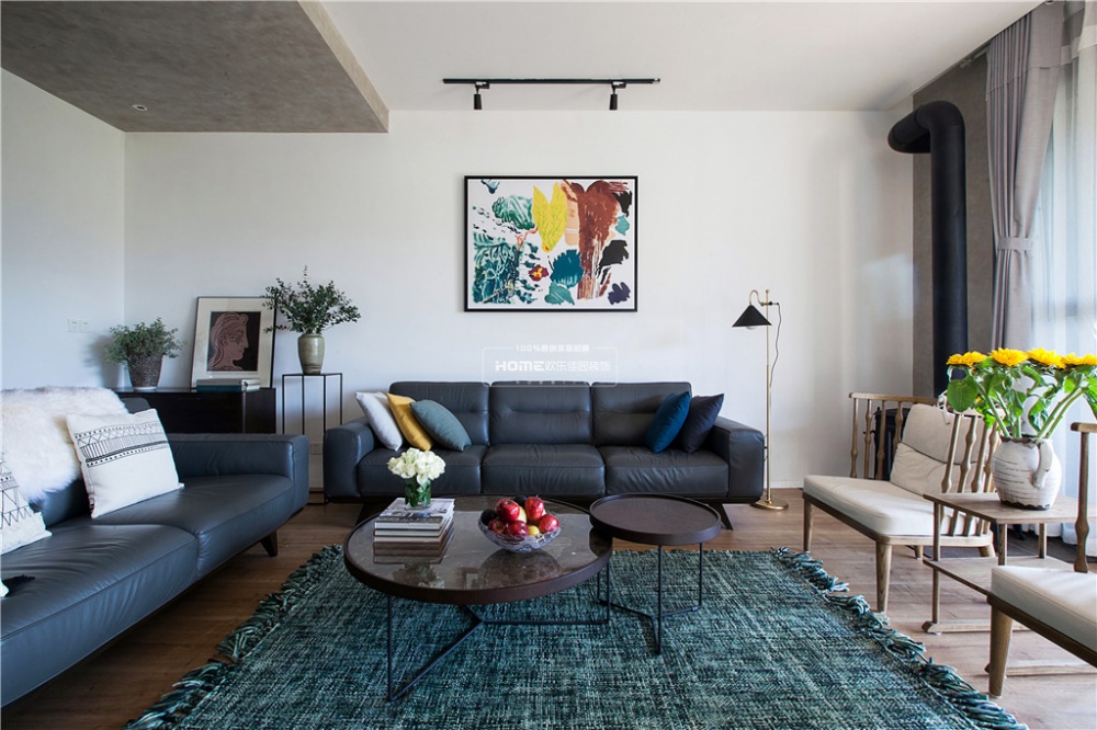 客廳窗簾裝修效果圖水泥墻+原木風，這個北歐不一樣北歐極簡客廳設計圖片賞析